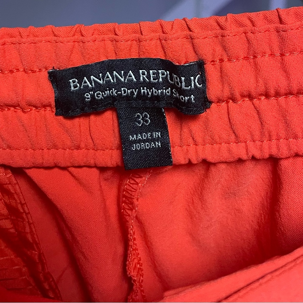 Banana Republic 9” quick dry hybrid shorts, 33 waist